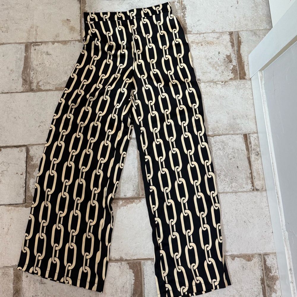 Set- rich flowy fabric - Picture 3 of 3